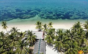 Lanas Beach Resort Carabao Island